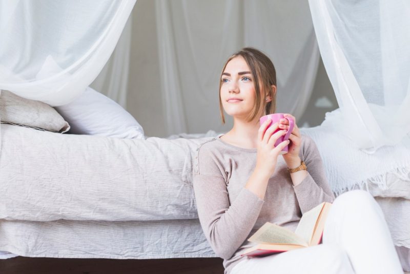 Rutina de dimineață perfectă - meditație, momente de recunoștință și un mic dejun sănătos pentru o zi productivă
