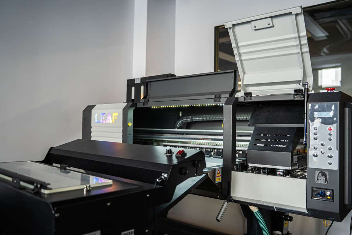 Ce înseamnă DTF? Ghid complet despre DTF - tehnologia de printare revoluţionară, pas cu pas