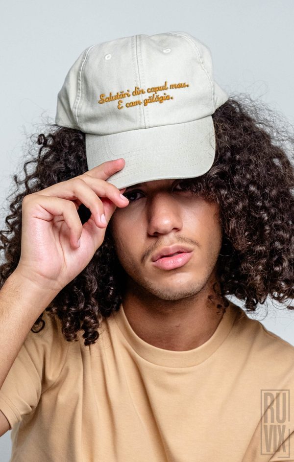 Ocazii, ⁠Șapcă brodată Salutări din capul meu – model vintage unisex, ruvix.ro