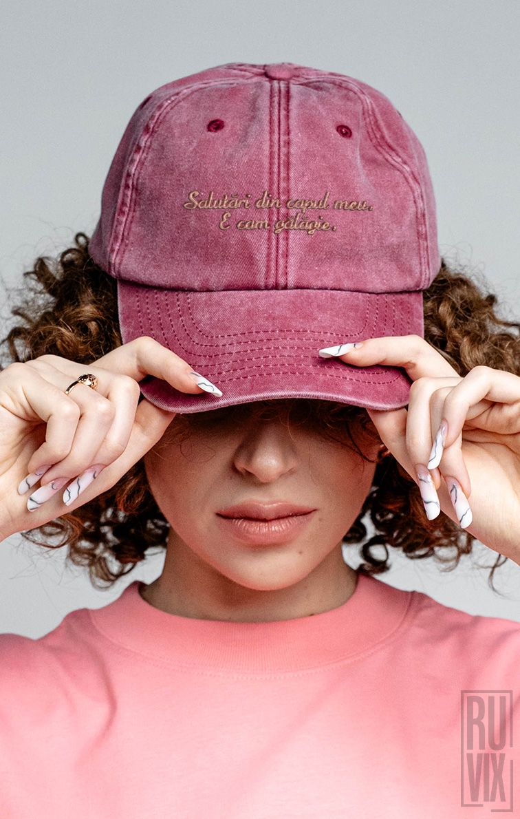 Șepci Vintage Brodate, ⁠Șapcă brodată Salutări din capul meu – model vintage unisex, ruvix.ro