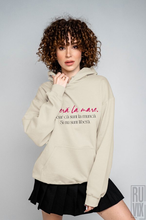 Hanorace, Hanorac cu mesaj amuzant – „Liberă la mare”, ruvix.ro