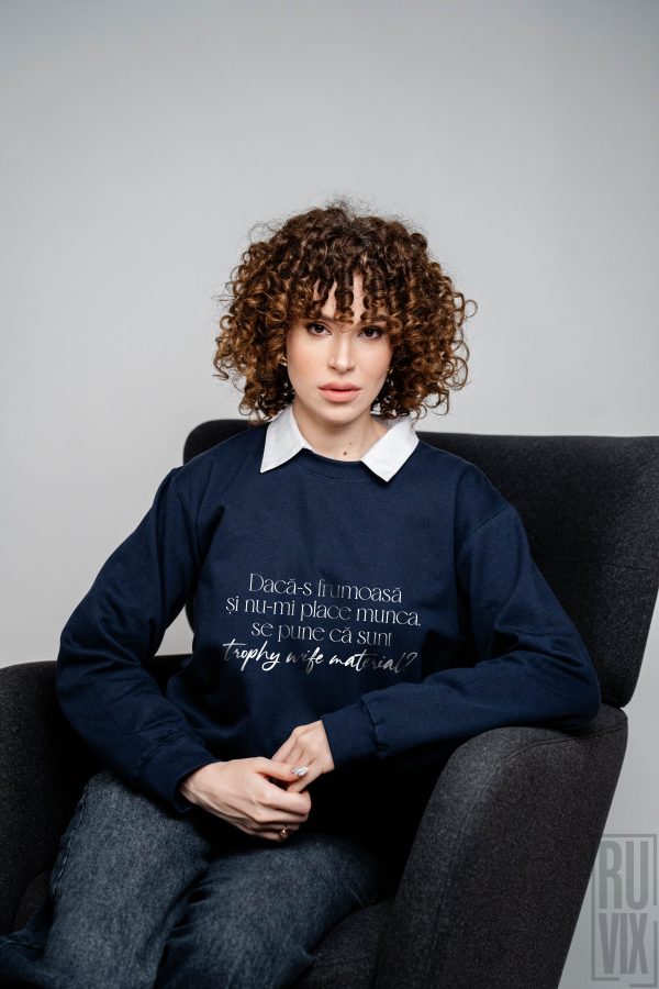 Noutăți, Bluză cu mesaj amuzant – „Trophy wife”, ruvix.ro