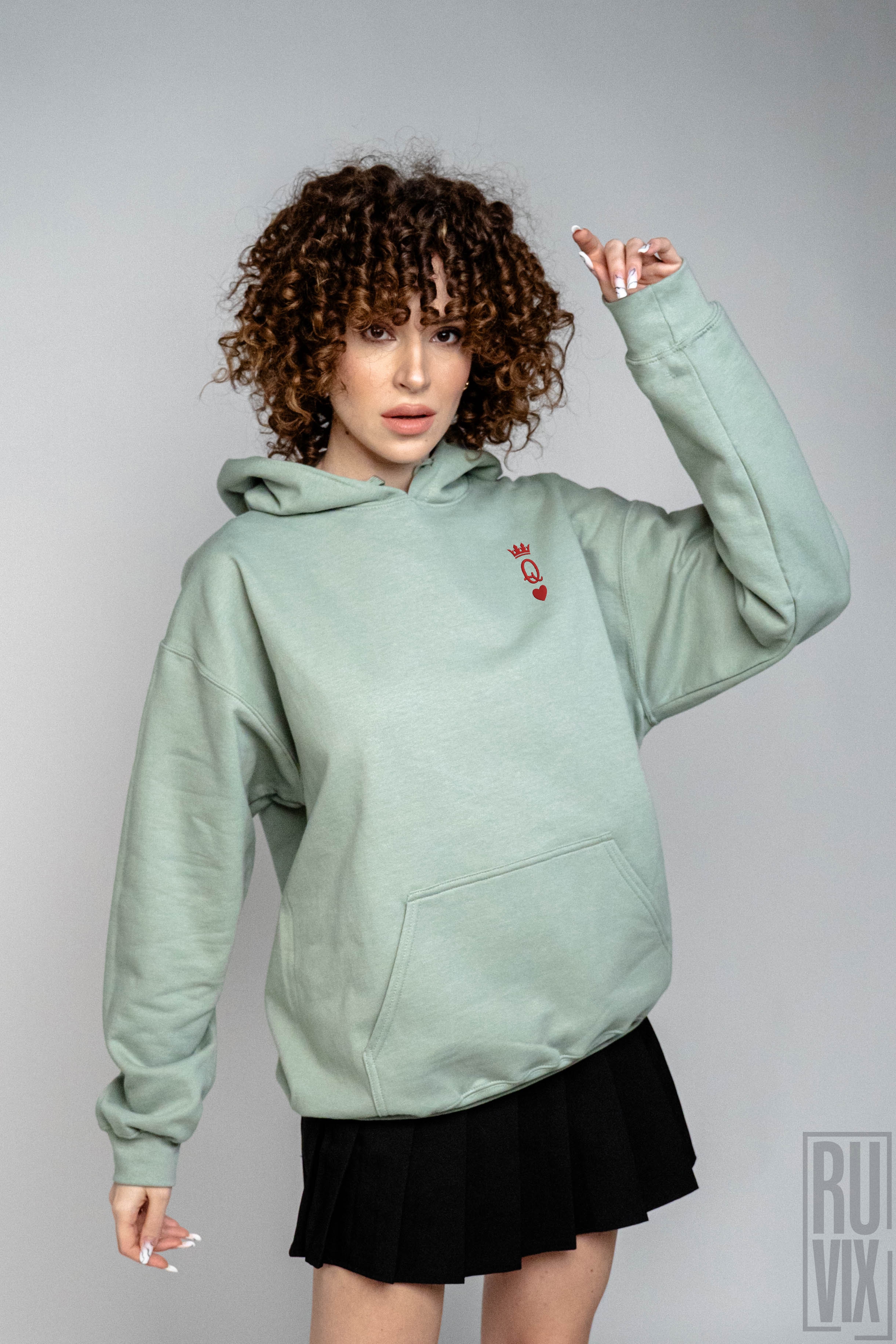 Hanorace pentru cupluri, Hanorac brodat Queen, ruvix.ro